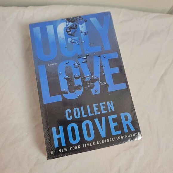 NEW- COLLEEN HOOVER It Ends With Us And Ugly Love Book Bundle - Picture 1 of 4